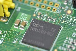 Back Question Paper 2072 Magh - Basic Electronics Engineering BE