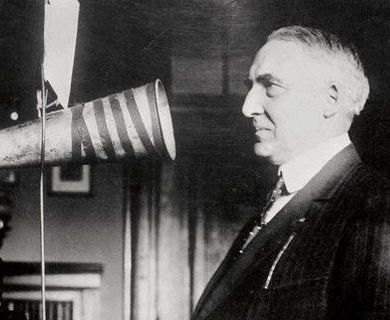First Radio Installed In The White House